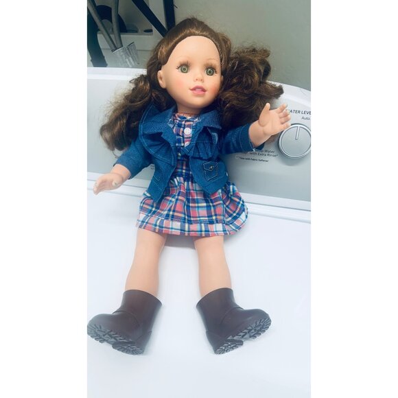 New Adventure 2020 doll Style Girl long Luscious hair brunette, 16 inches tall - Picture 7 of 12